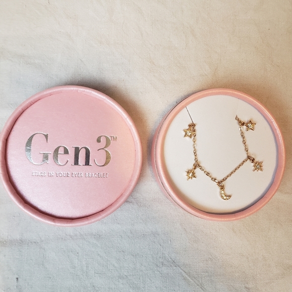 Gen 3 Mila Zodiac Stars in Your Eyes Charm Bracelet BNIB NWOT - Picture 2 of 3